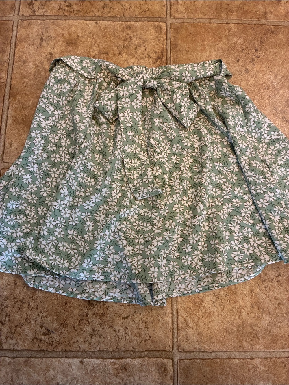 SHEIN Green Floral Tie-Waist Skater Skirt